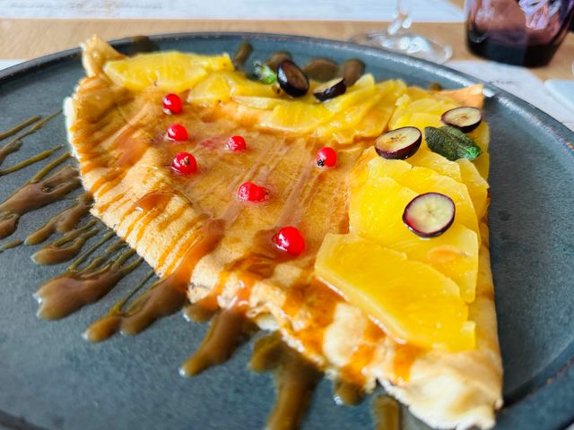 La Crêperie du Roc Crêpe flambée ananas