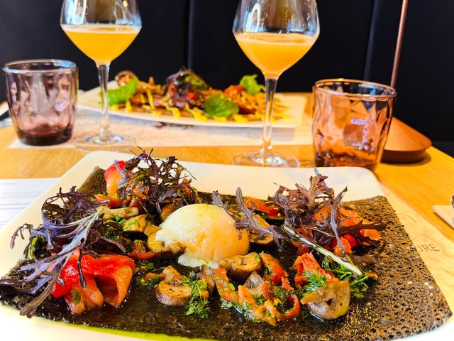 La Crêperie du Roc Galette de saumon oeuf miroir