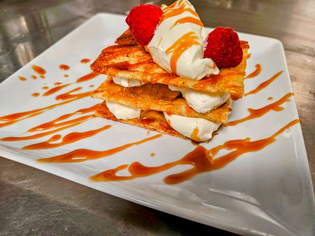 La Crêperie du Roc Mille feuilles de crêpe glace vanille